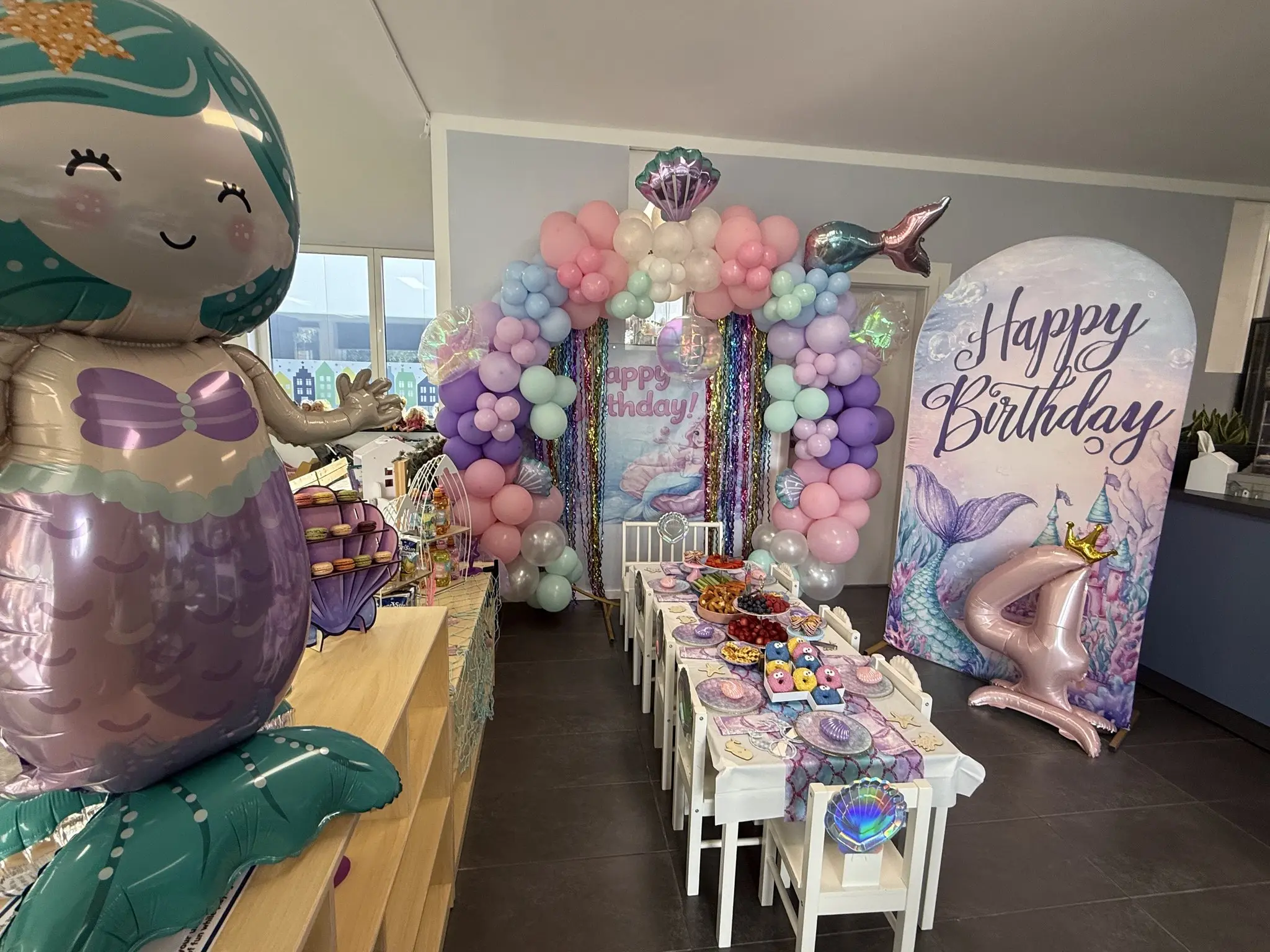 Meerjungfrau-Geburtstagsdekoration in Pastellfarben im BAAM Kids Village